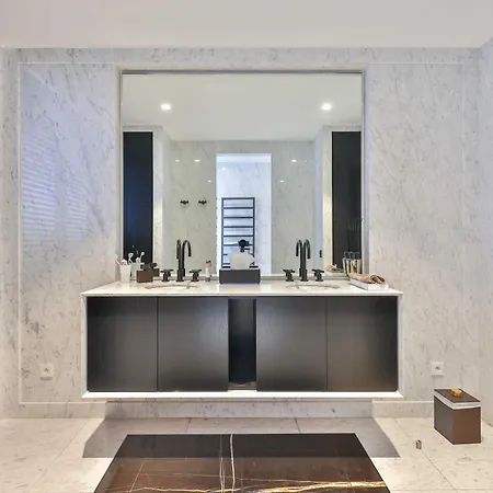 Exclusive Multi Purpose Space With Large Terrace Paris