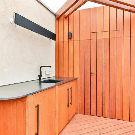 Apartment Exclusive Multi Purpose Space With Large Terrace