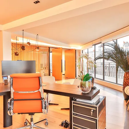 Apartment Exclusive Multi Purpose Space With Large Terrace *